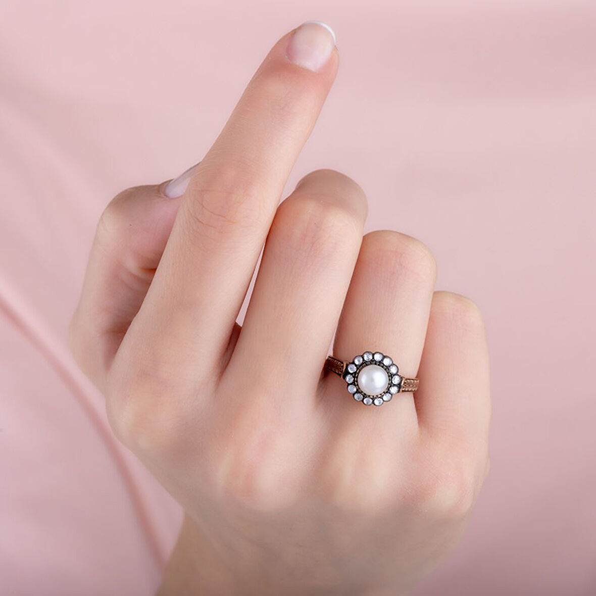 0.33 Karat İncili Elmas Yüzük