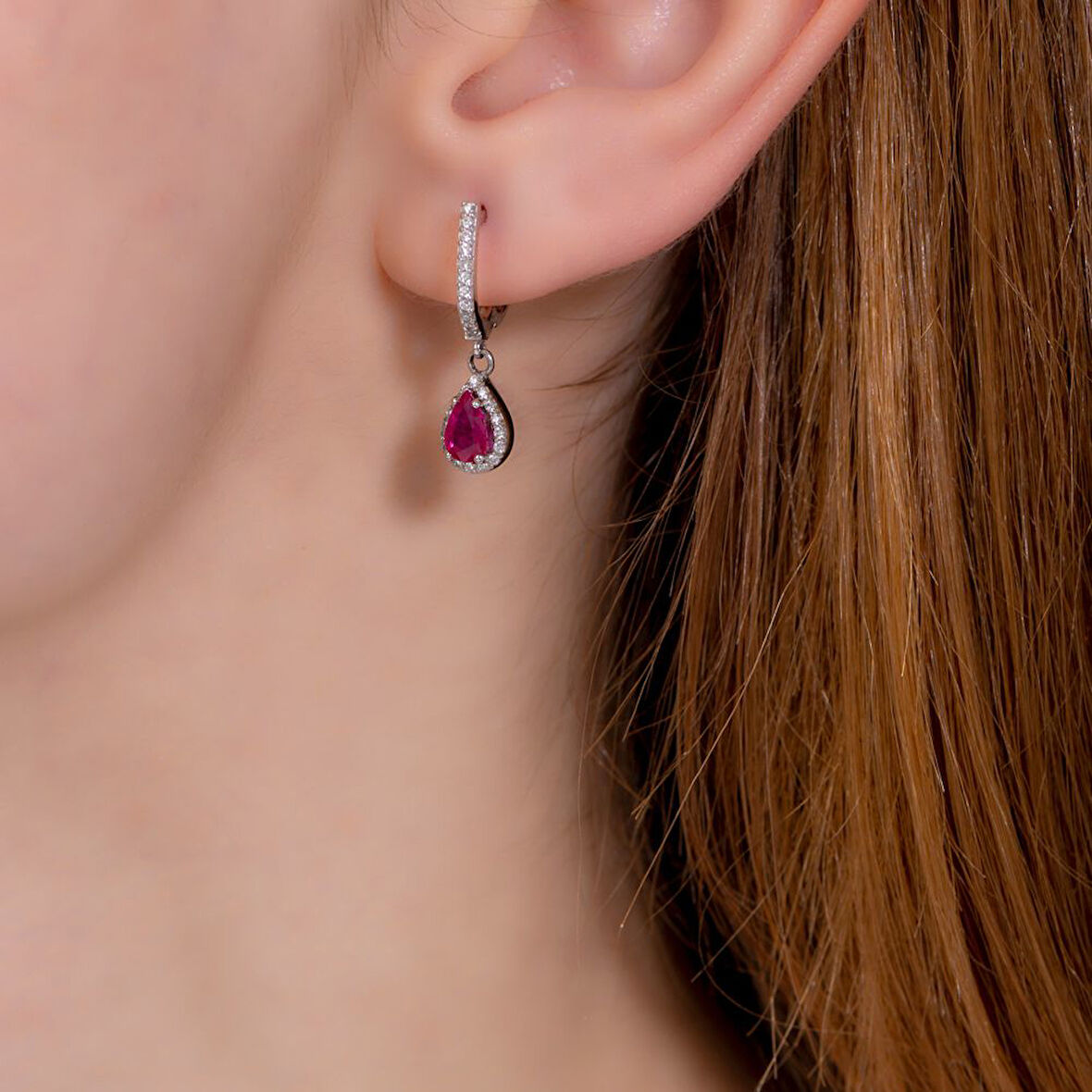 0.31 Karat Yakut Taşlı Pırlanta Küpe