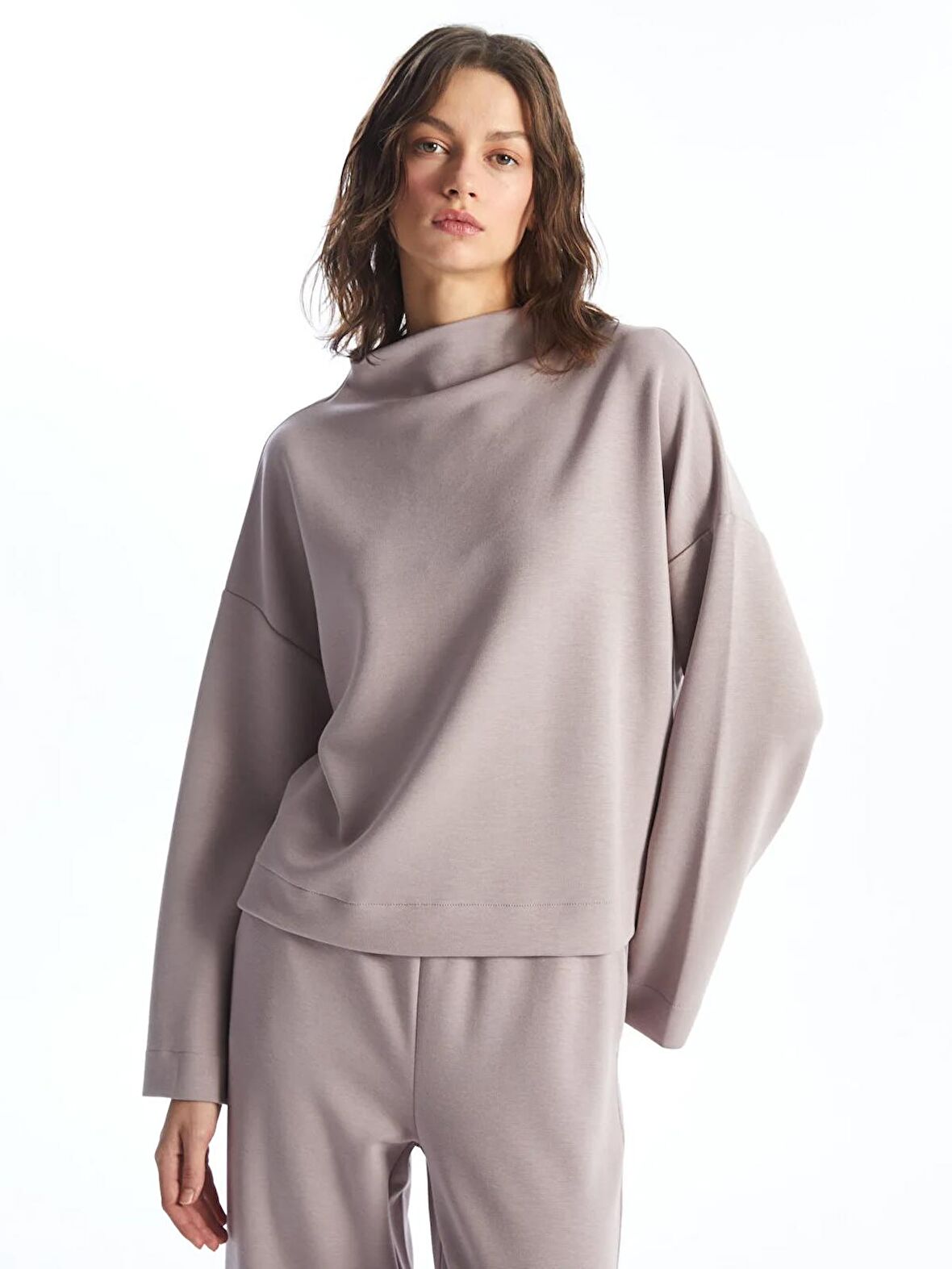 Dik Yaka Oversize Kadın Sweatshirt