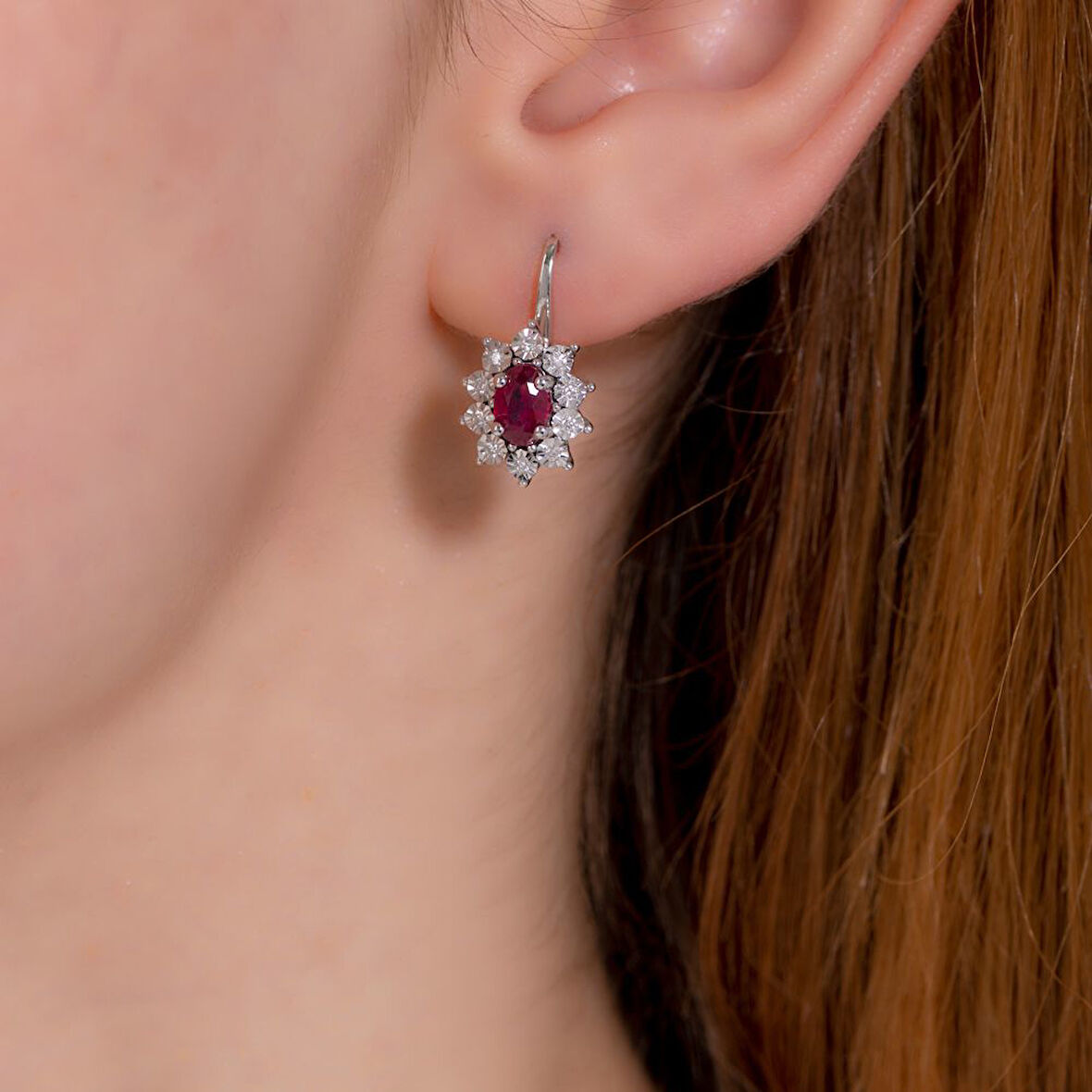 0.14 Karat Yakut Taşlı Pırlanta Küpe