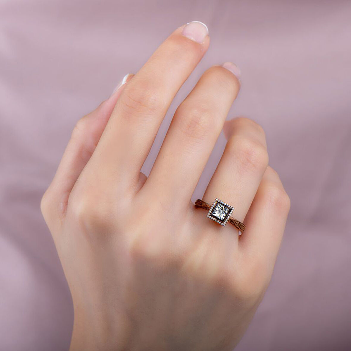 0.07 Karat Elmas Fantezi Yüzük