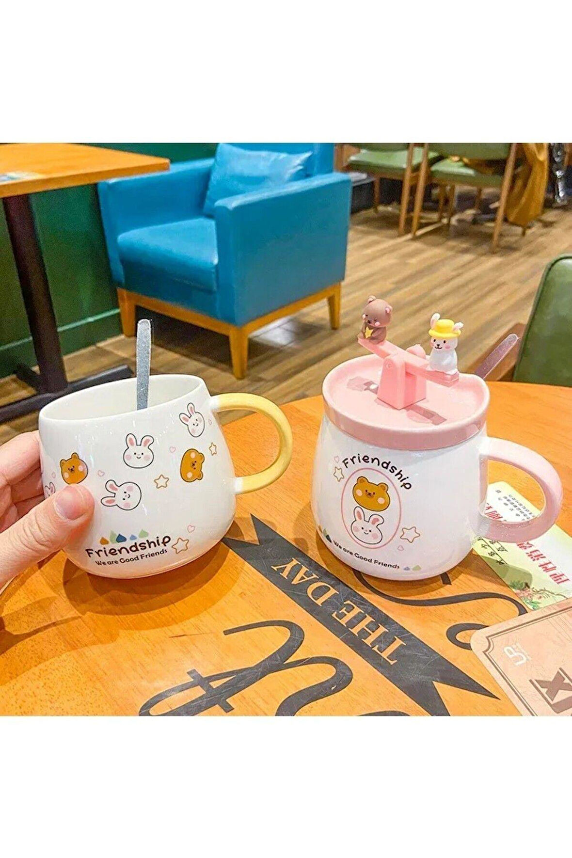 Tasarım Sevimli, Seramik kapaklı ve Kaşıklı Ayıcık Tavşan Figürlü Mug Kupa  PEMBE