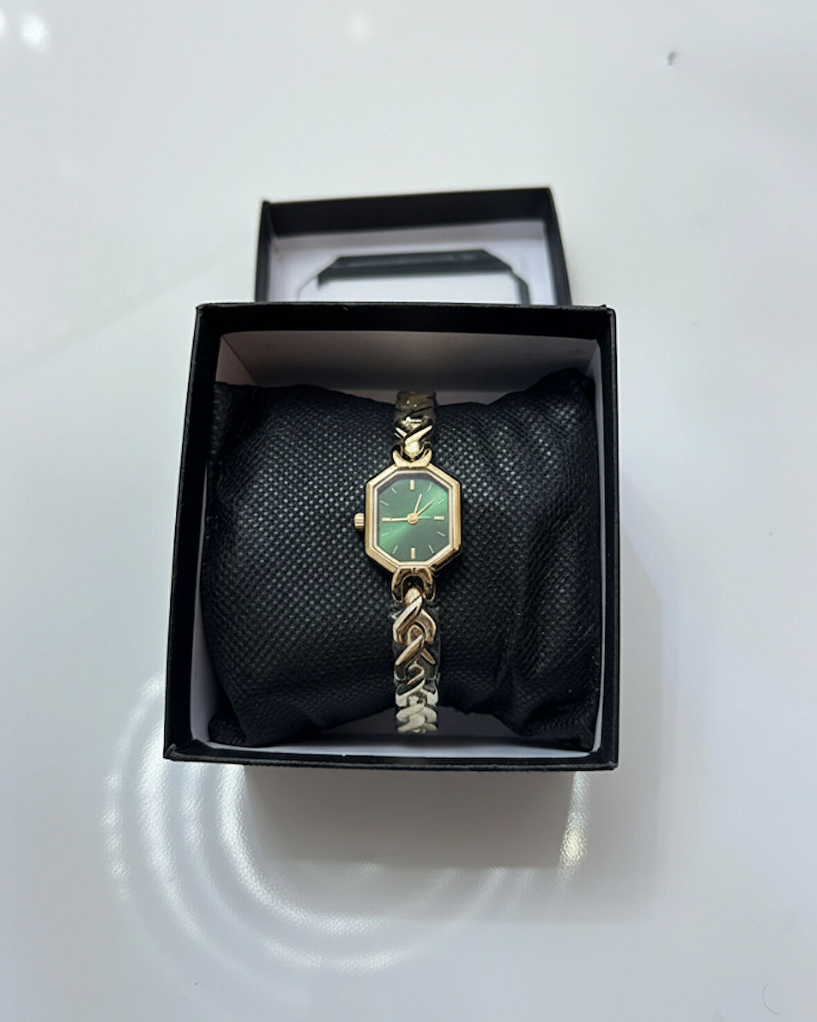 Yeşil Kadran Örme Altın Renk Bileklik Saat
