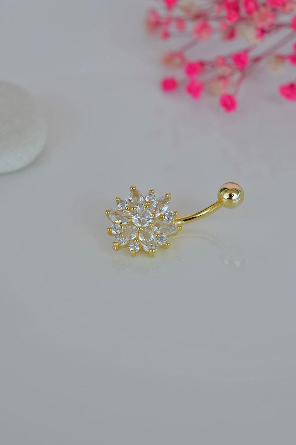 Altın Renkli Çiçek Model Taşlı Çelik Göbek Piercing
