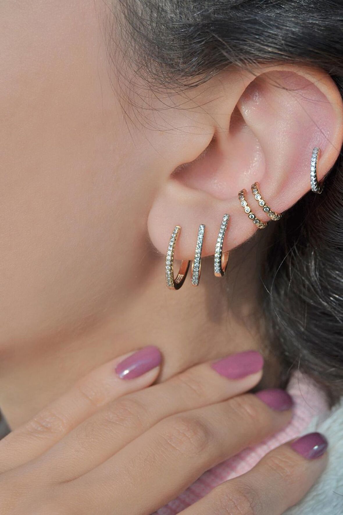 Zirkon Taşlı Orta Boy Halka Küpe