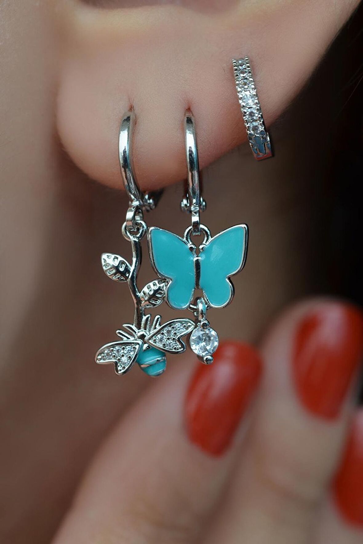 Gümüş Renkli Kelebek Detaylı Üçlü Küpe Seti