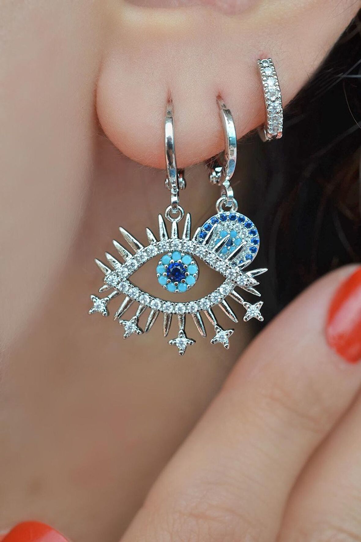 Gümüş Renkli Kirpikli Göz Detaylı Üçlü Küpe Seti