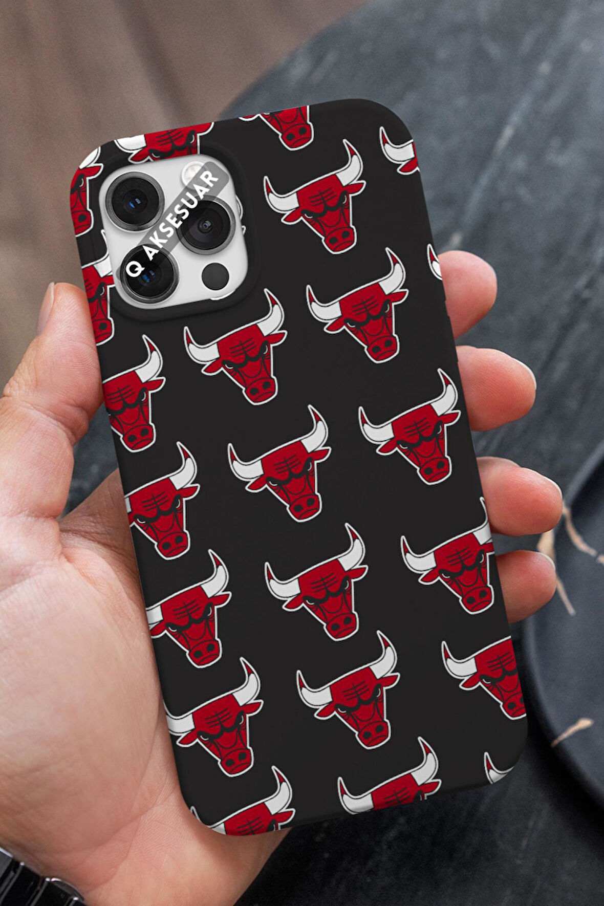 Samsung Galaxy A73 Uyumlu Kırmızı Boğa Tasarımlı Premium Telefon Kılıfı