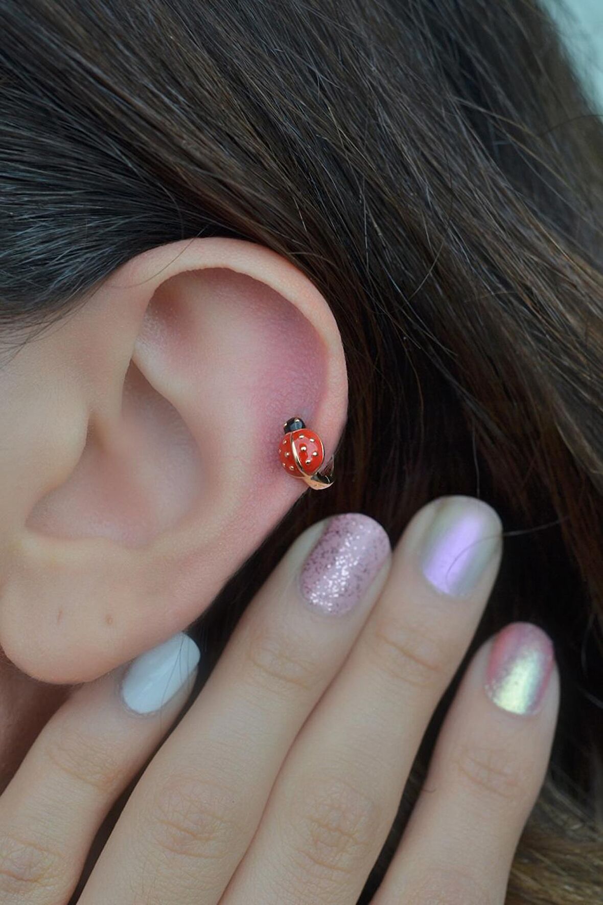 Uğur Böceği Halka Piercing Helix Kıkırdak