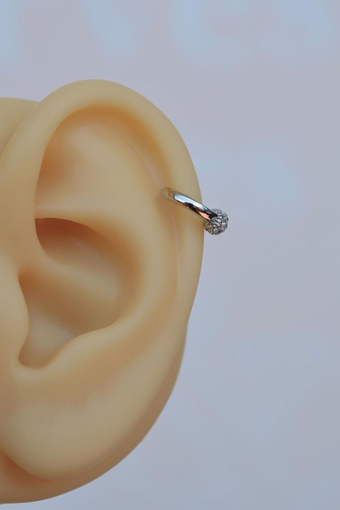 Gümüş Renkli Zirkon Toplu Halka Tragus Piercing Helix Kıkırdak Küpesi