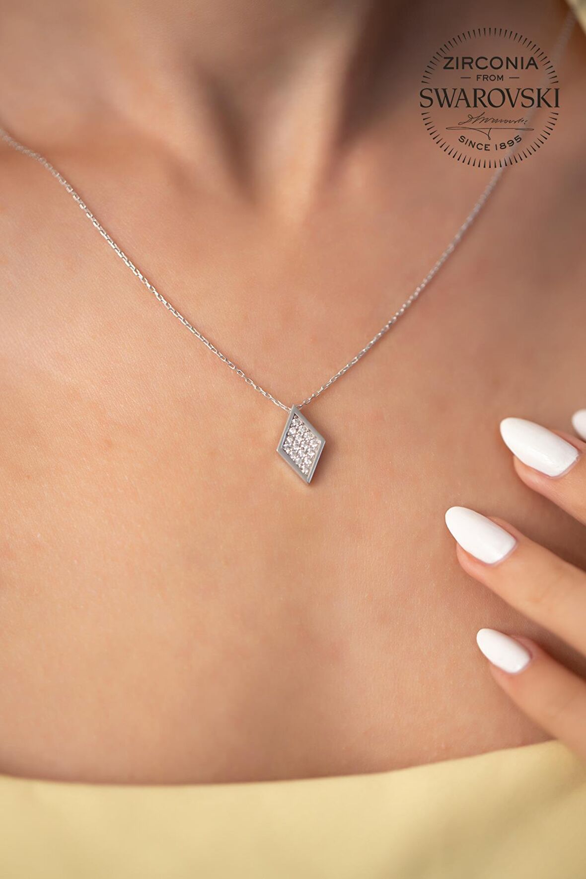 Swarovski Taşlı Dilim Model Gümüş Zirconia Kolye