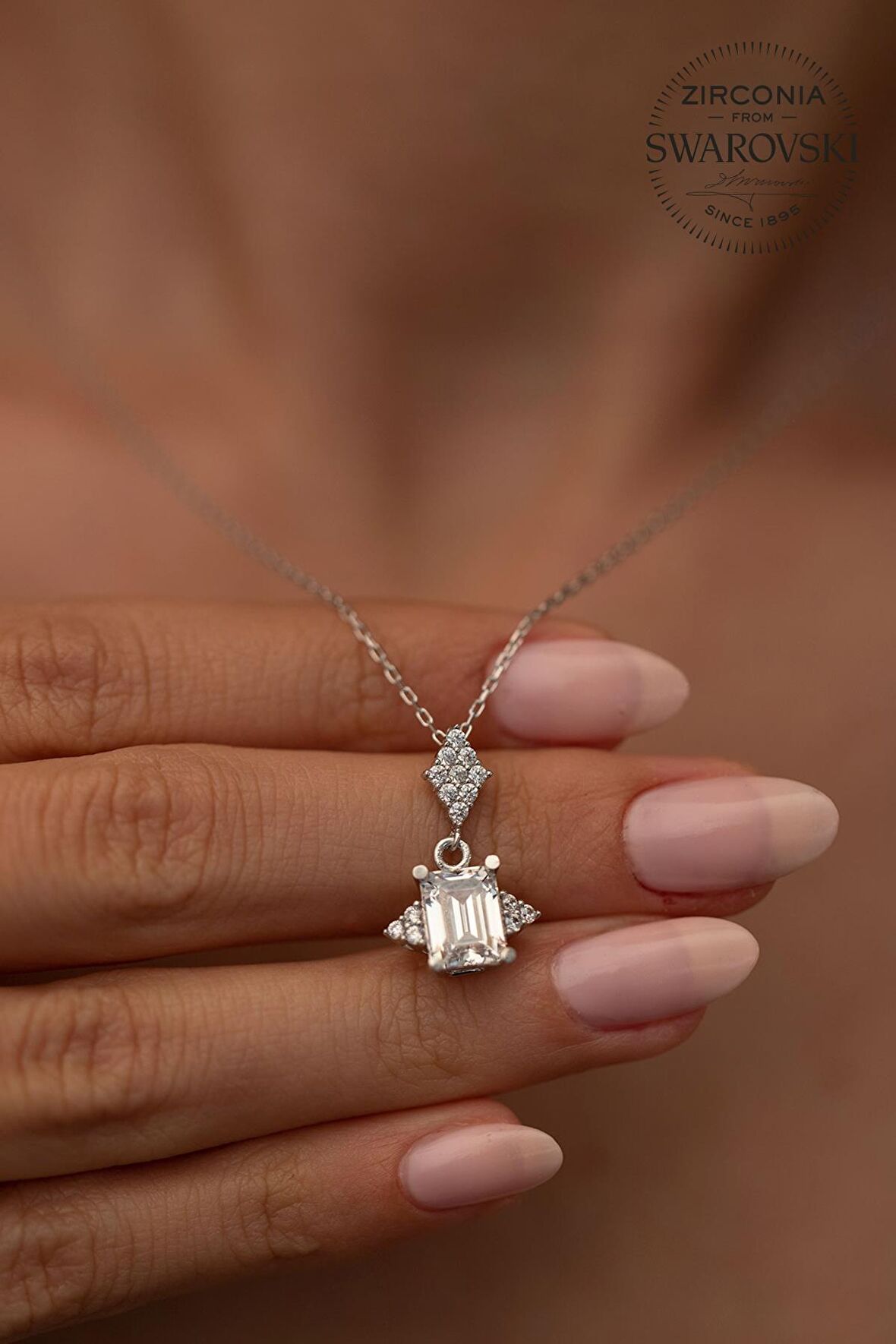 Swarovski Taşlı Baget Model Gümüş Zirconia Kolye