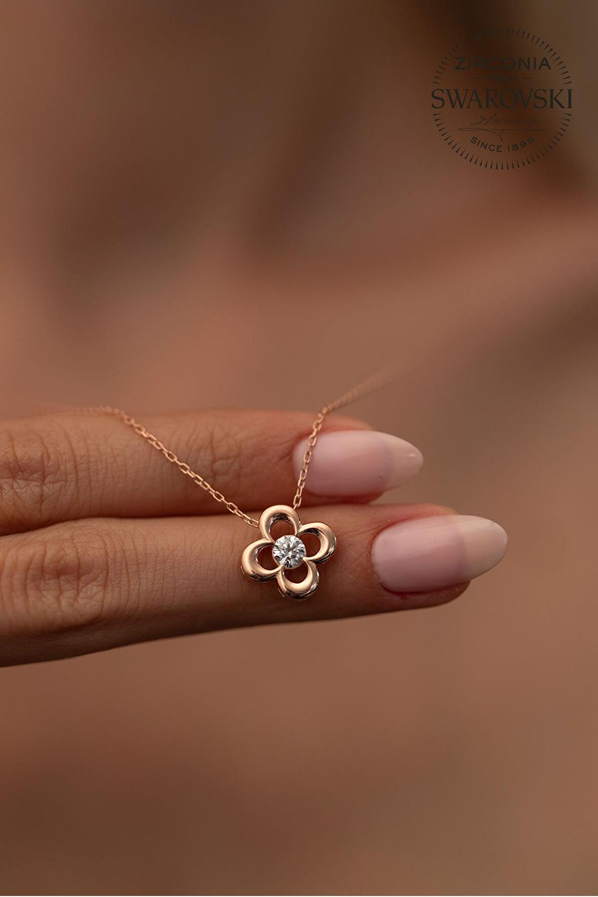 Swarovski Taşlı Yonca Model Rose Kaplama Gümüş Zirconia Kolye