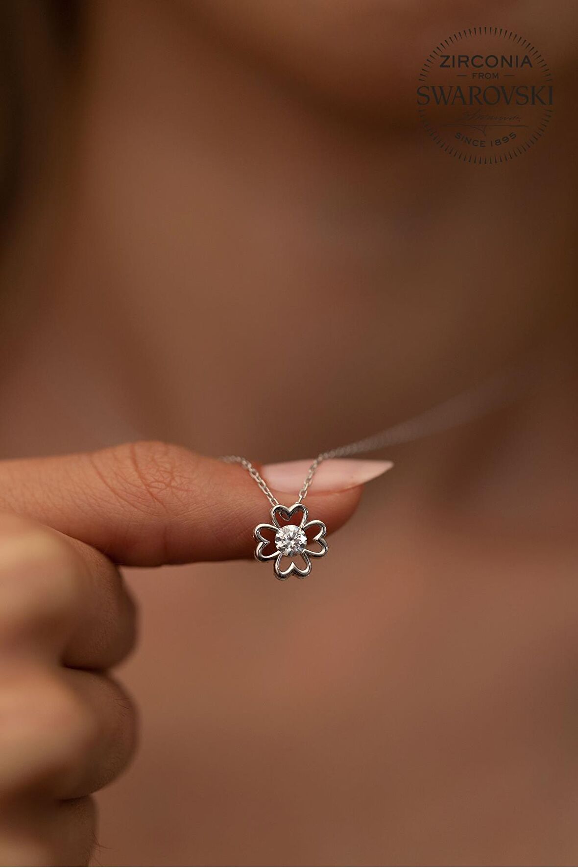 Swarovski Taşlı Yonca Model Gümüş Zirconia Kolye