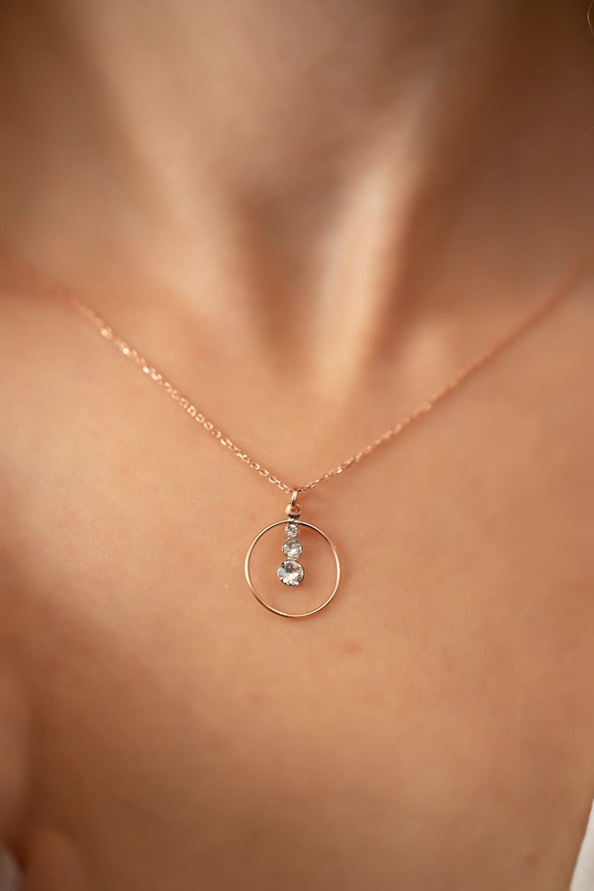 Swarovski Taşlı Üçtaşlı Halka Model Rose Kaplama Gümüş Crystal Kolye