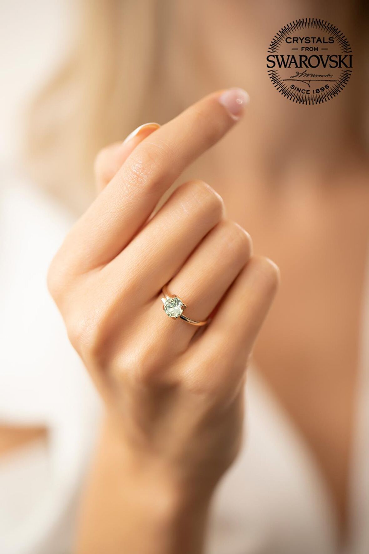 Swarovski Taşlı Tektaş Model Rose Kaplama Gümüş Crystal Yüzük