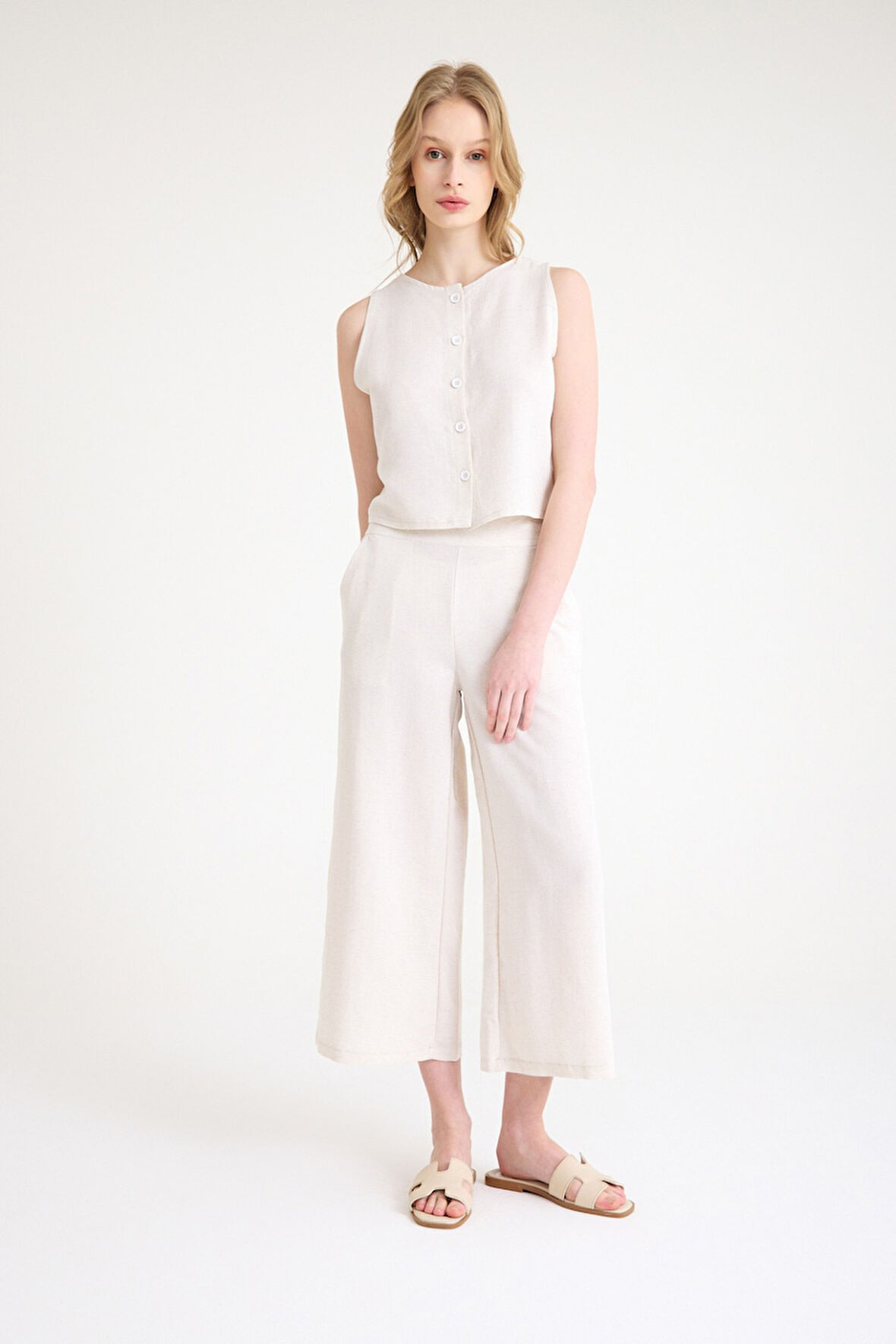 Keten Yazlık Yüksel Bel Capri Pantolon Sırt Detaylı Kolsuz İkili Takım