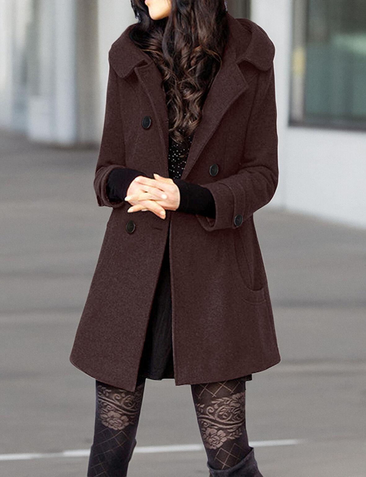 Yaka Detaylı Büyük Düğmeli Kaşe Kaban