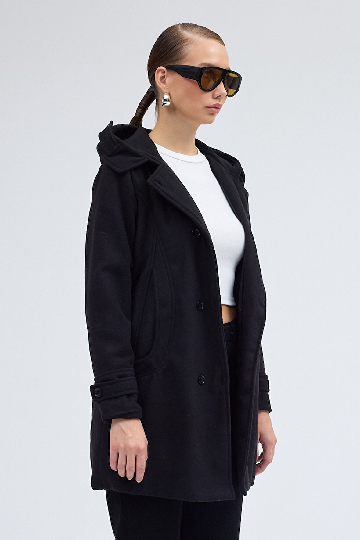 Yaka Detaylı Büyük Düğmeli Kaşe Kaban