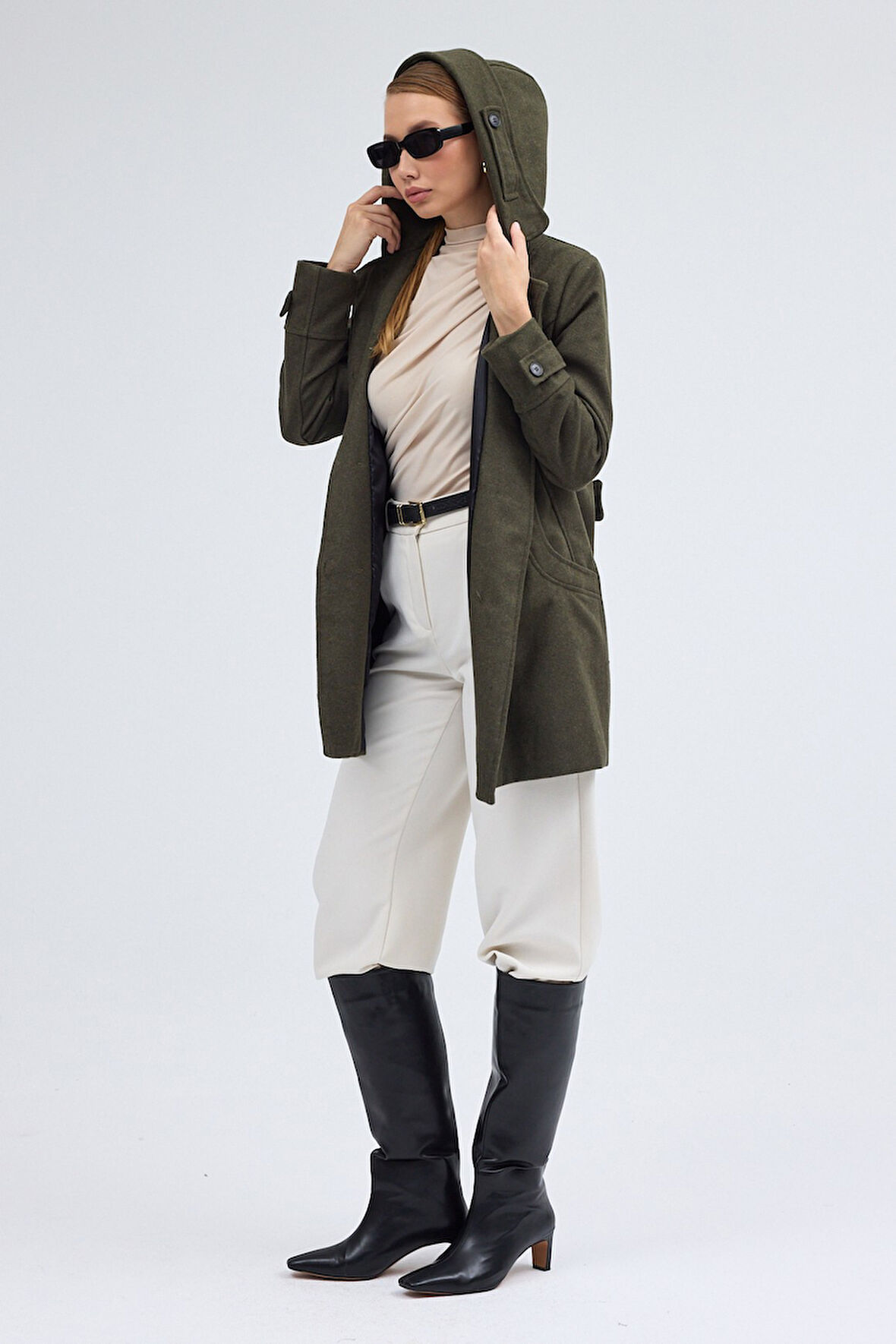 Yaka Detaylı Büyük Düğmeli Kaşe Kaban