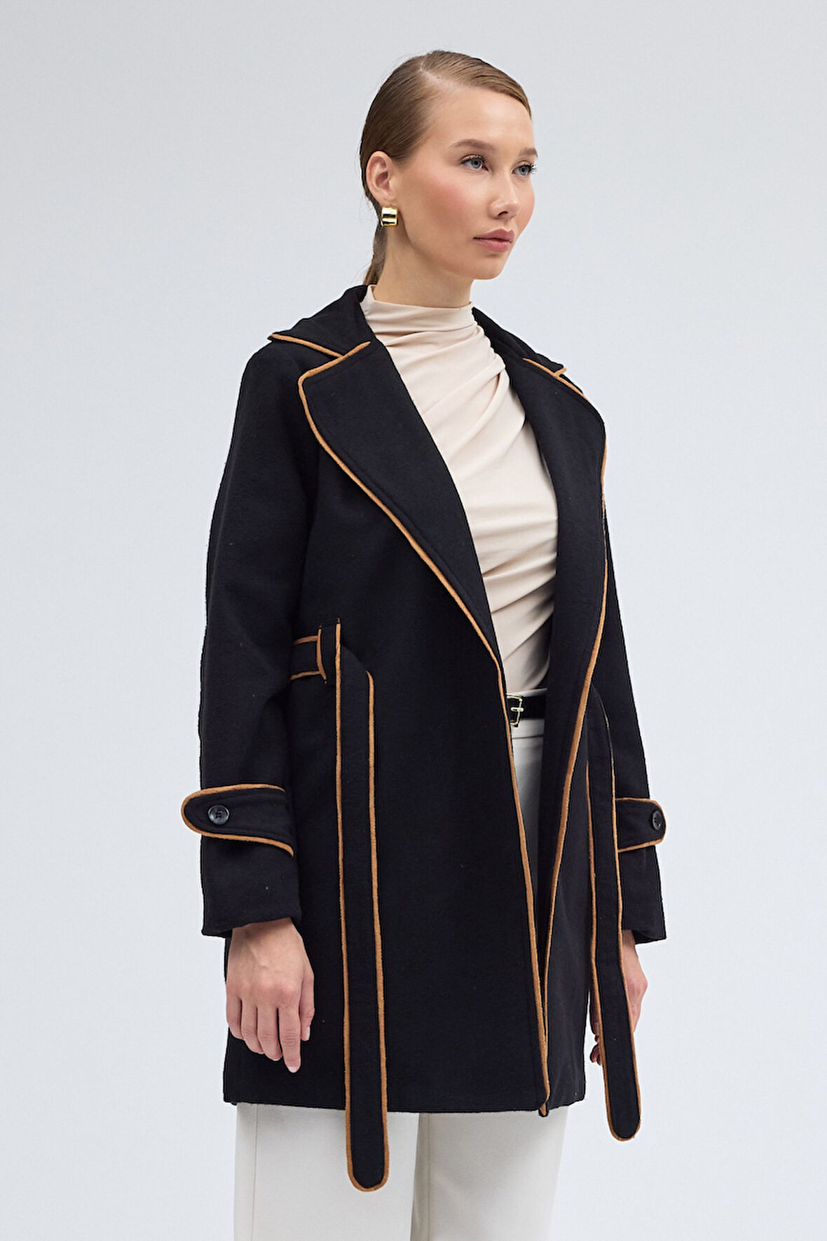 Kaşe Kadın Şık Yaka Kemerli Kaban