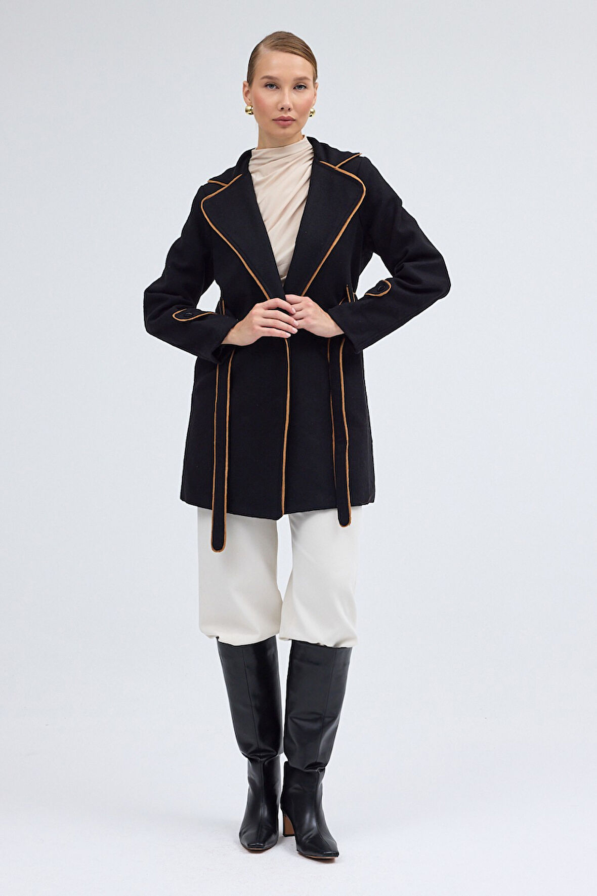 Kaşe Kadın Şık Yaka Kemerli Kaban