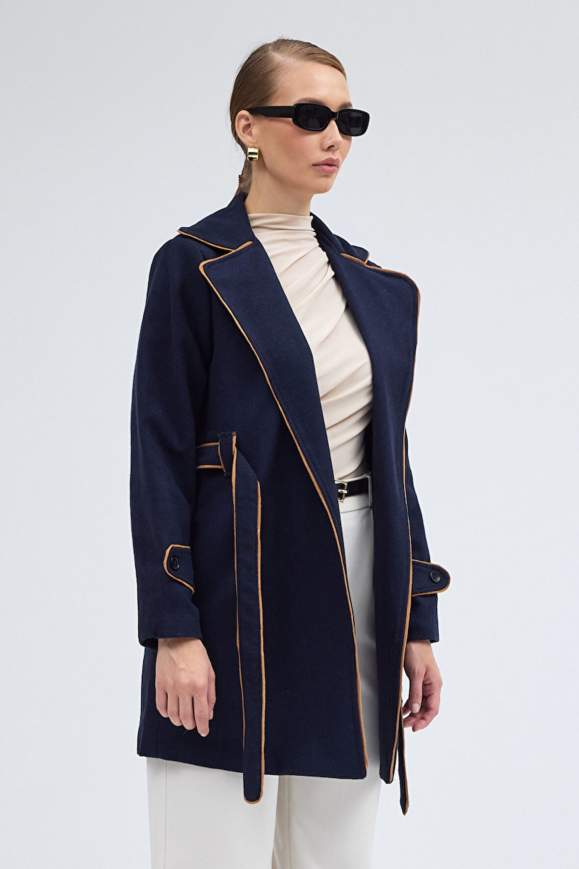 Kaban ve Kemer Kaşe Kadın Şık Yaka