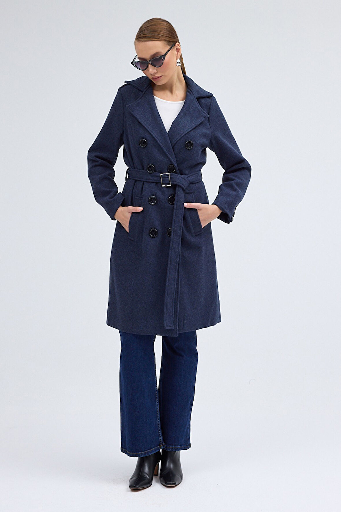 Aksesuar Detaylı Kaşe Kaban Kemerli