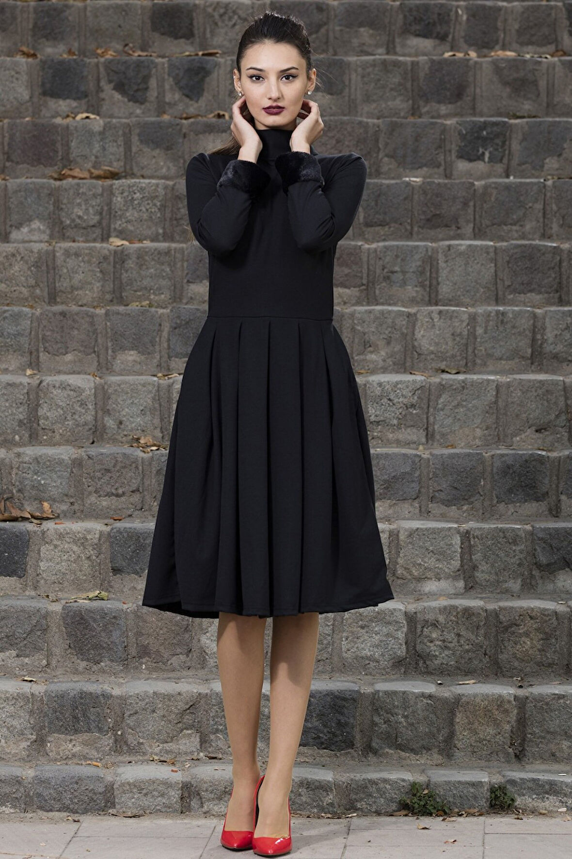 Günlük Sırt Dekolteli Pileli Kadın Elbise