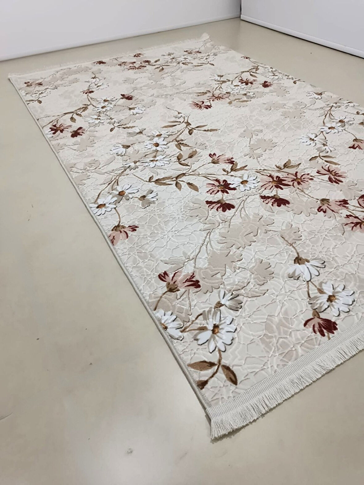 Elit Saçaklı Pembe Kahve Çiçekli Kabartmalı Kaymaz Taban Yıkanabilir Kesme Yolluk Halı