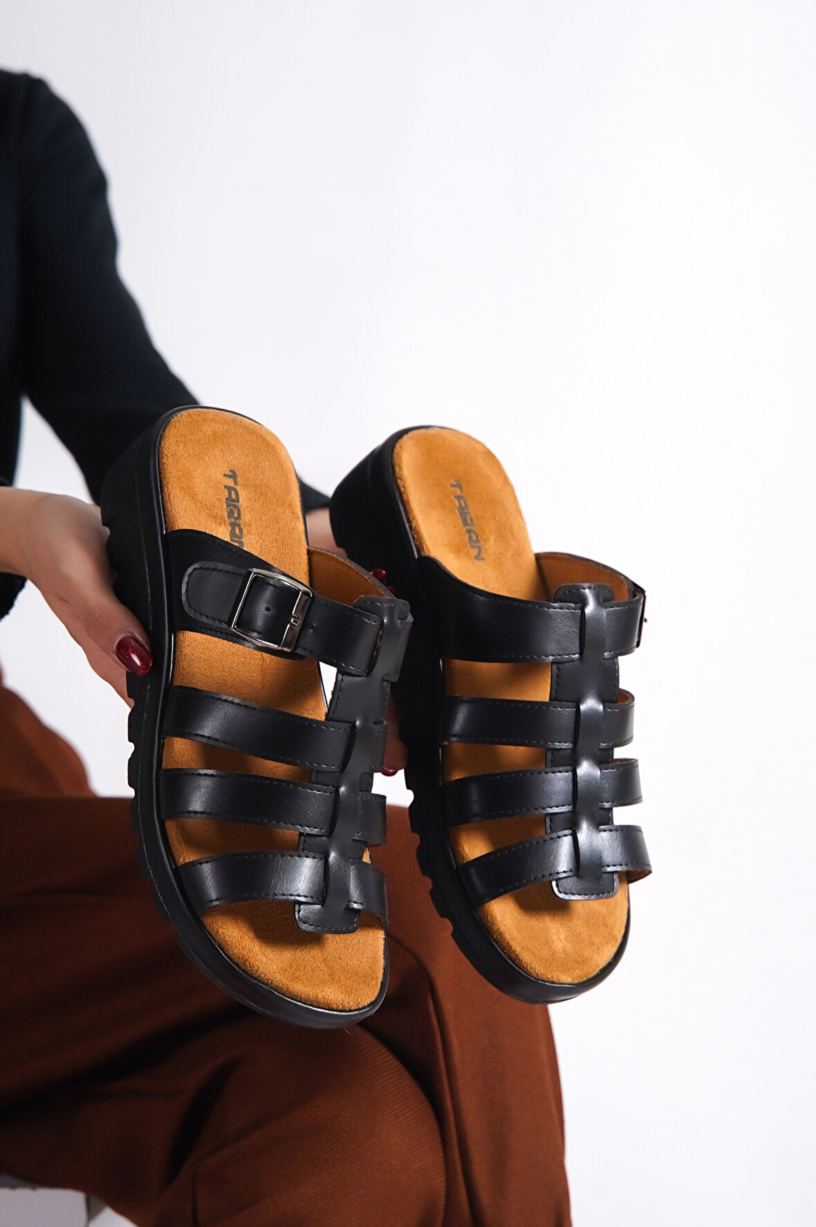 Kadın Terlik Çok Renkli Bantlı Toka Detaylı Gladyatör Comfort Sadie