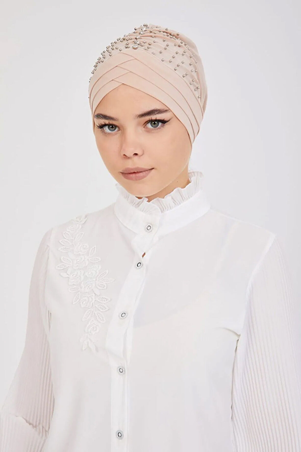 İncili Üç Çapraz Geçmeli Bone