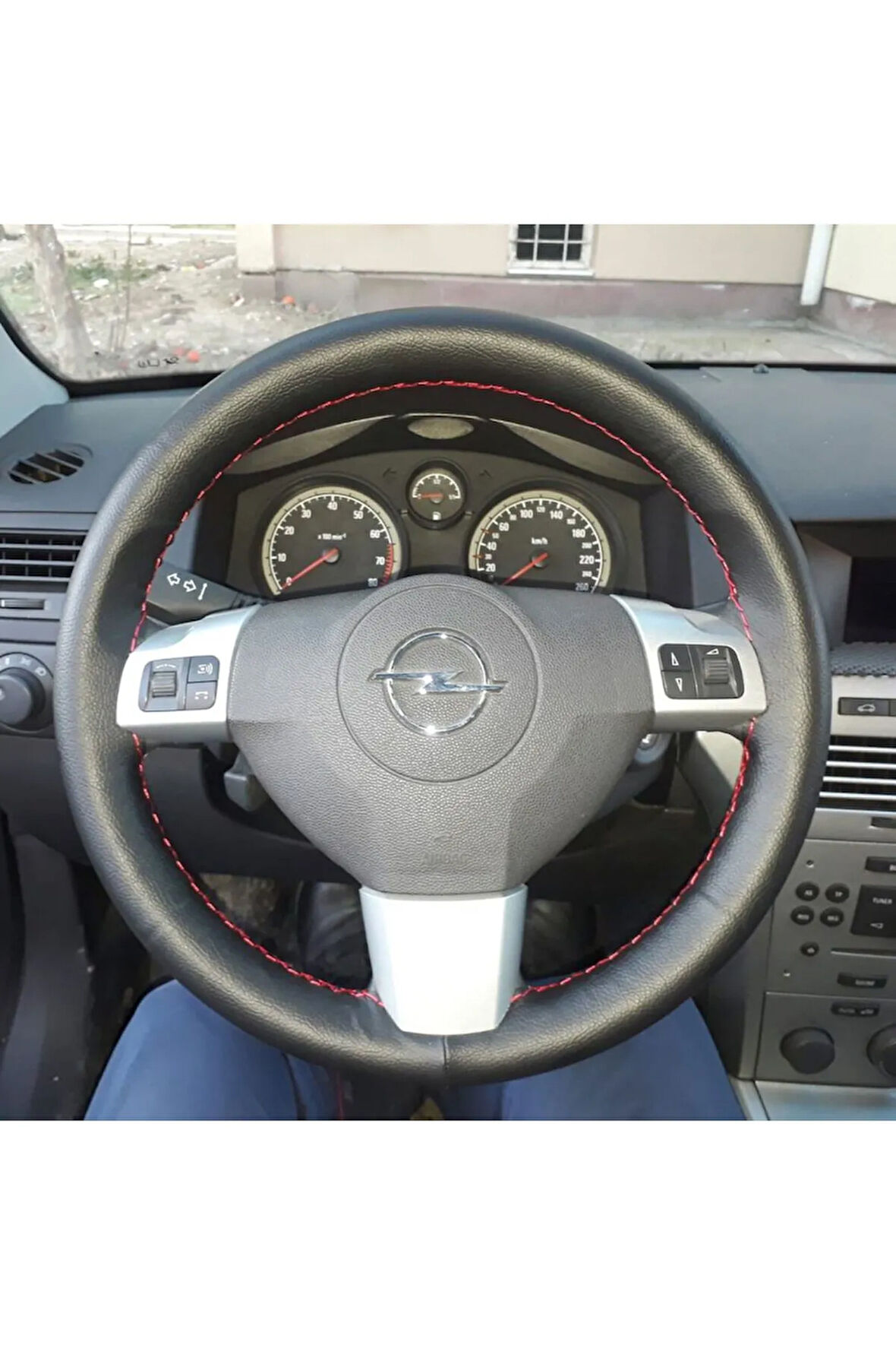DİKİŞLİ DİREKSİYON KILIFI SİYAH DERİ KIRMIZI DİKİŞLİ OPEL ASTRA