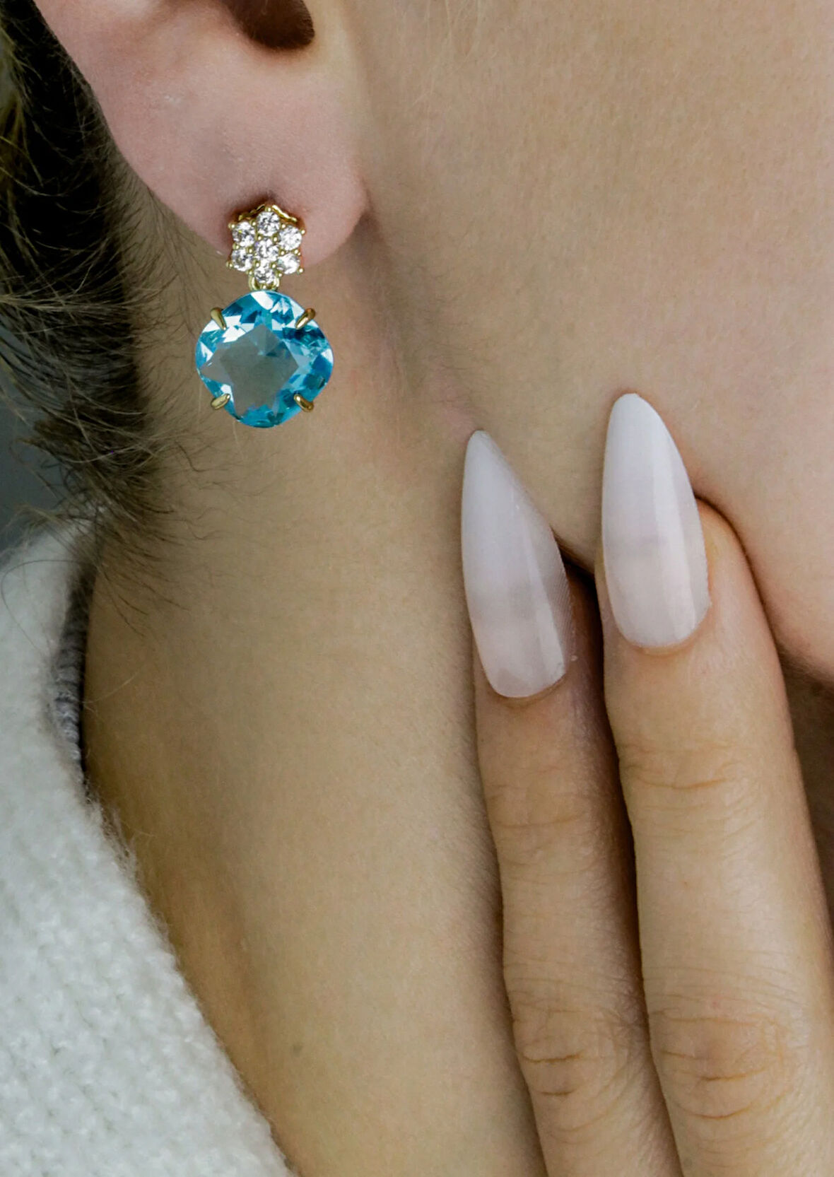 Mavi Taşlı Tasarım Küpe