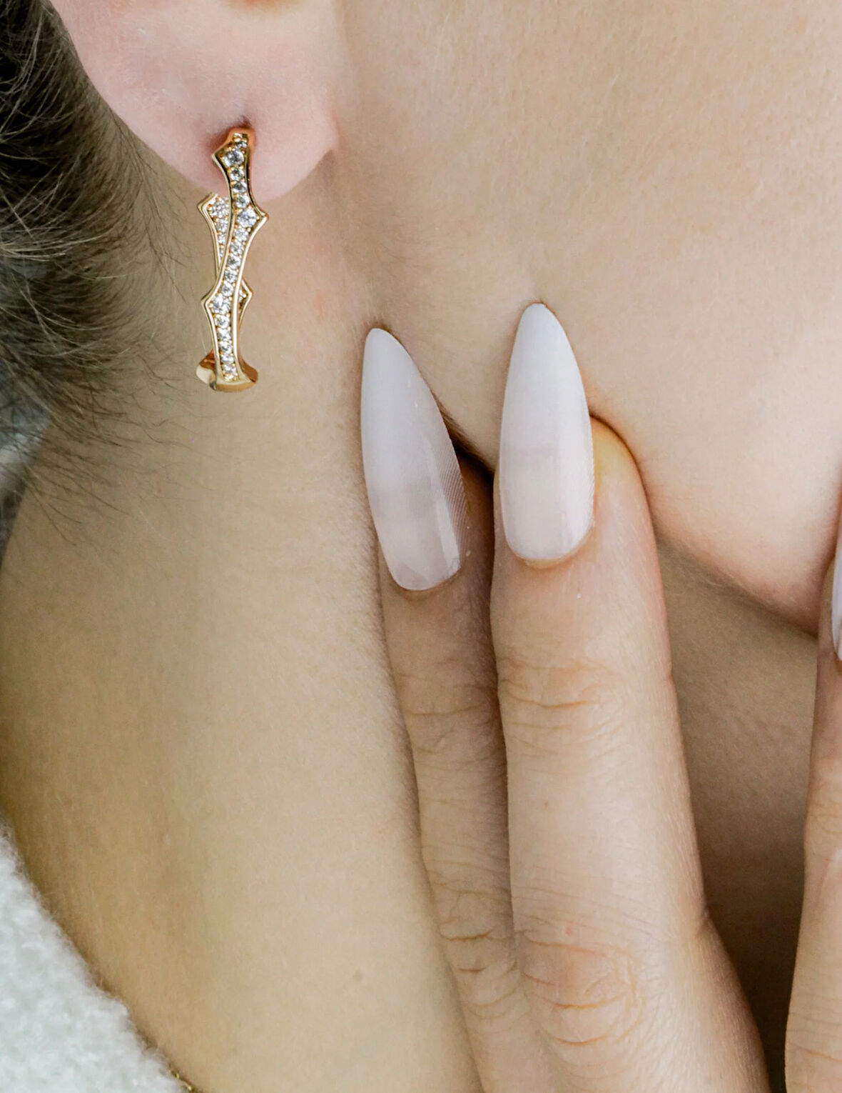 Tasarım Taşlı Halka Gold Küpe