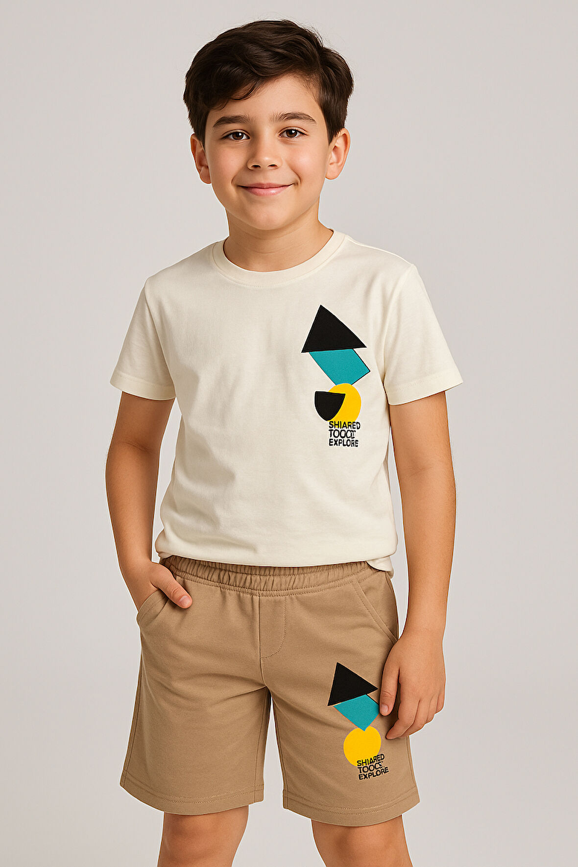 Soliday Sırt Baskı Detaylı Tshirt ve Şortlu Alt Üst Erkek Çocuk Takım