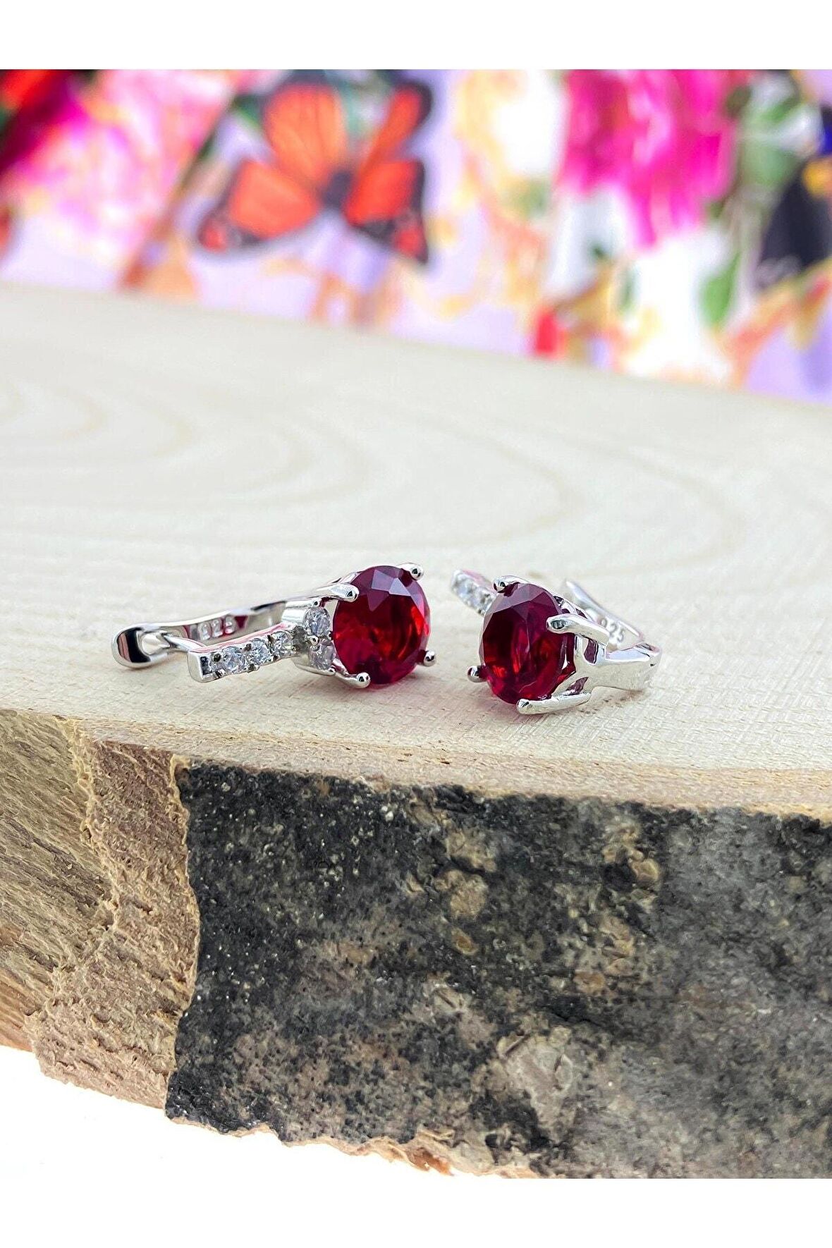 yakut Taşlı elipsModel Zirkon Gümüş Küpe