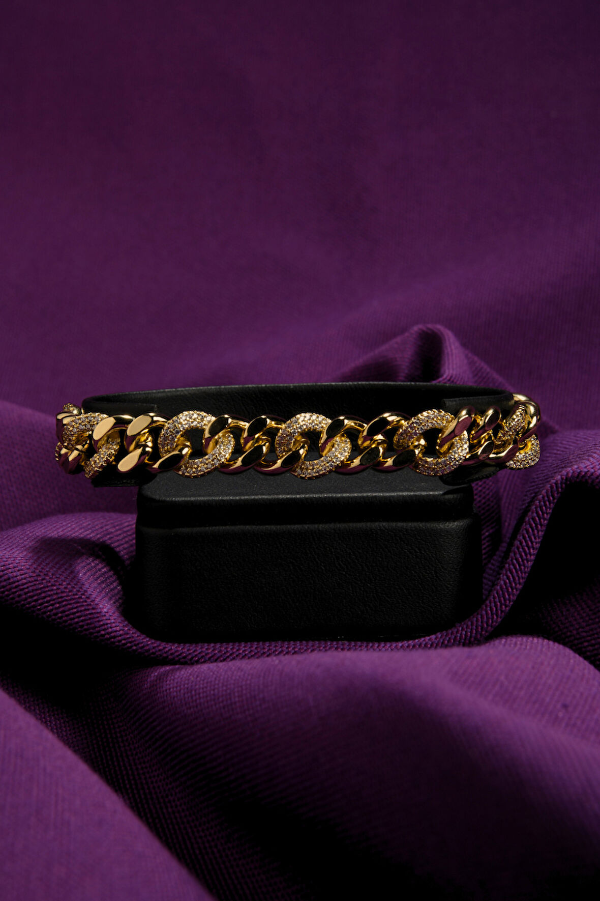 Glamour Stil Lüks Taş Detaylı Kadın Çelik Görünümlü Xp Zincir Bileklik