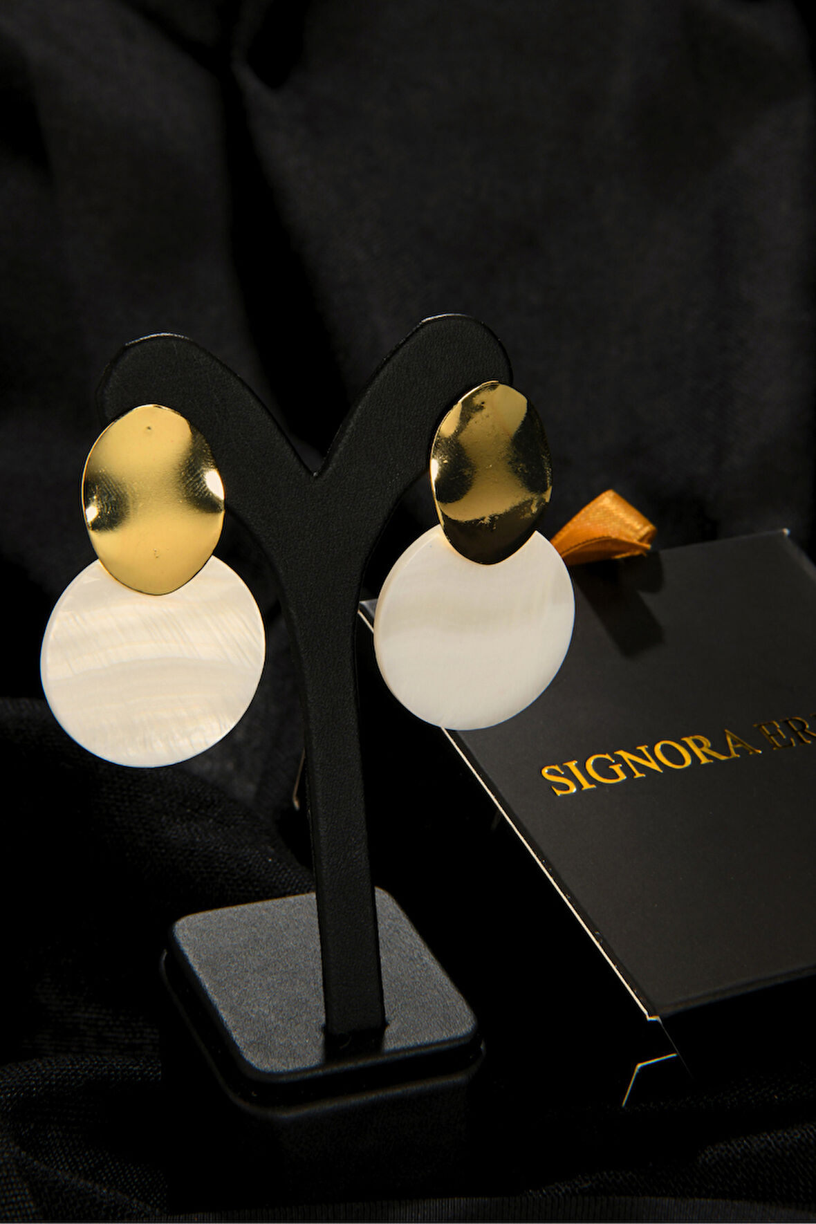 Sarı Mermer Desenli Goemetrik Plaka Model Kadın Çelik görünümlü Xp Küpe