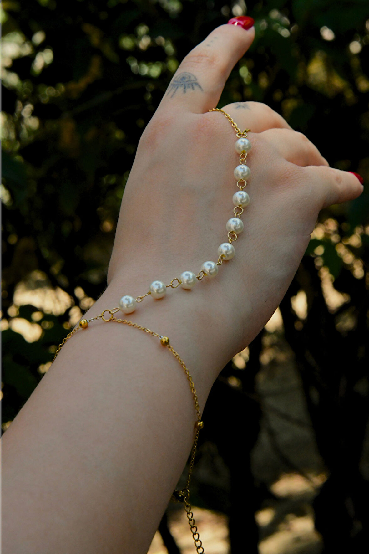 İncili Dorikalı Kadın Çelik Şahmeran