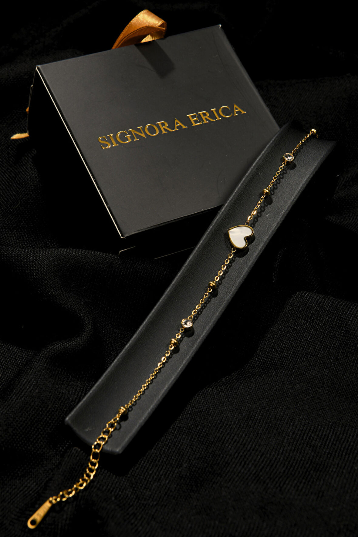 Zirkon Taşlı Dorikalı Toplu Kalpli Kadın Çelik Bileklik