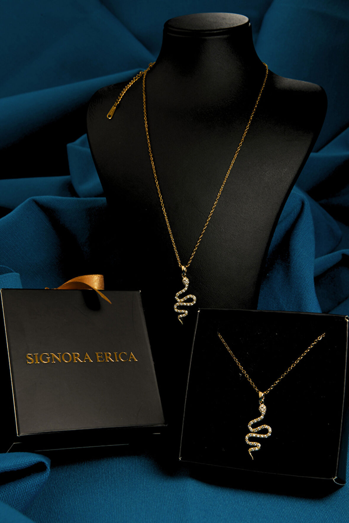 Zirkon Taşlı Yılan Figürlü Kadın Çelik Kolye