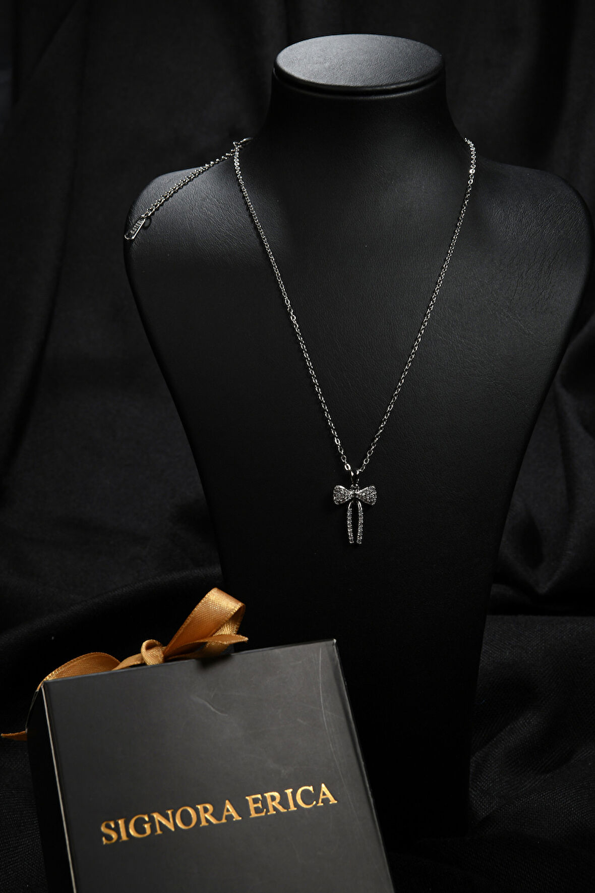 Sallantılı Zirkon Taşlı Kurdele Model Kadın Çelik Kolye