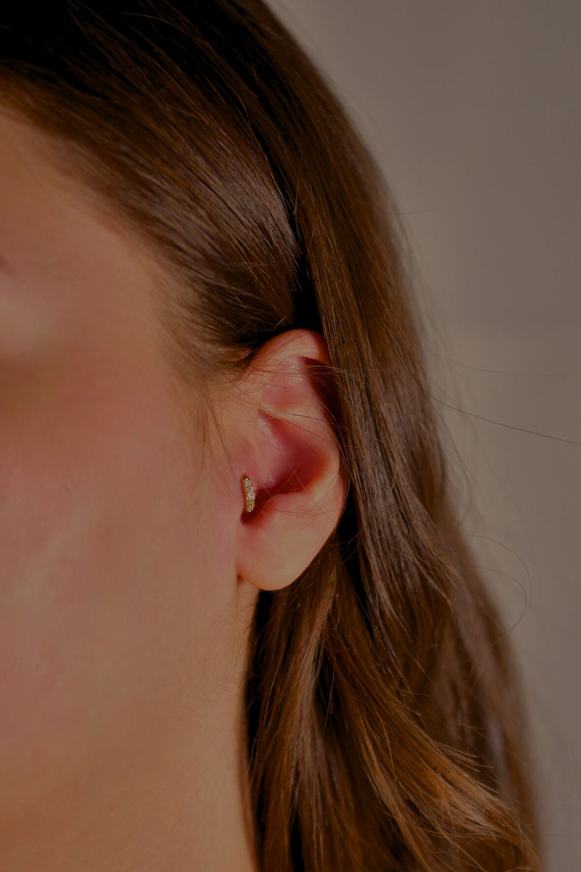 5 sıra taşlı çelik küpe