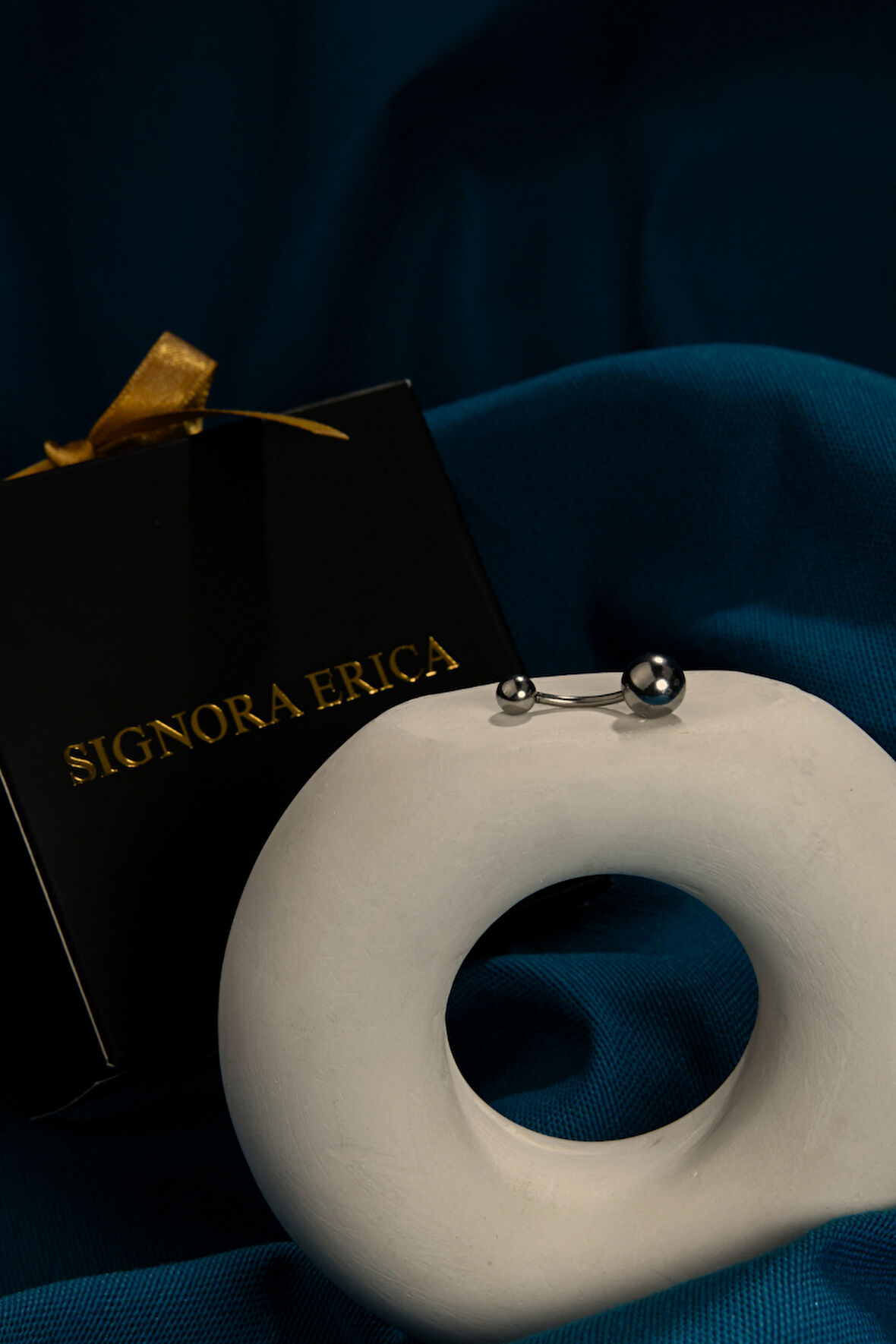 İki Ucu Toplu Göbek Piercingi