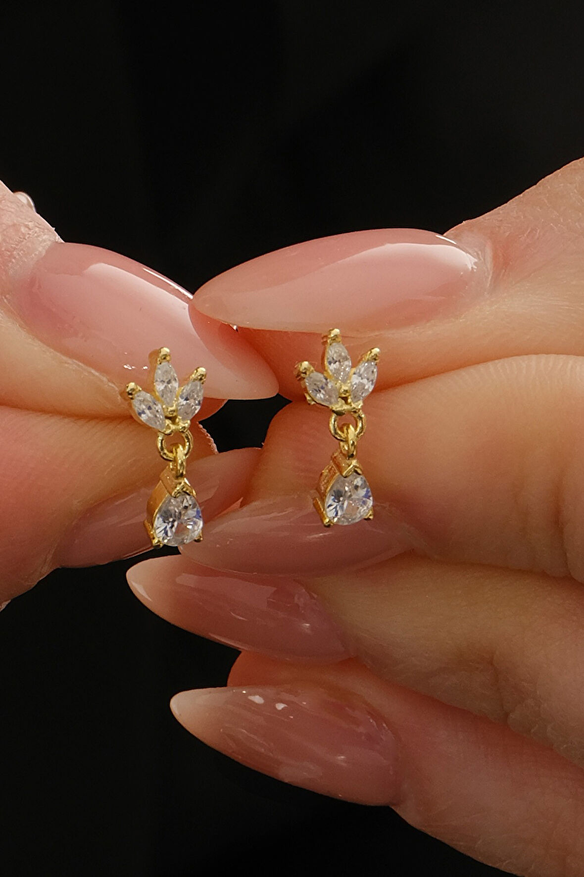 Gümüş altın yaldızlı zirkon taşlı damla sallantılı lotus küpe SGTL12836GOLD