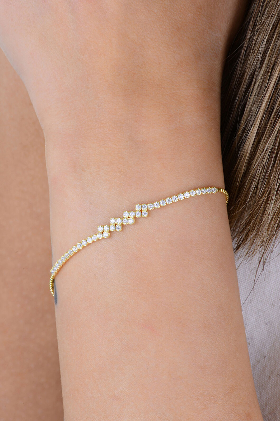 Gümüş altın yaldızlı pırlanta modeli zirkon taşlı modern ışıltı su yolu bileklik SGTL12906GOLD