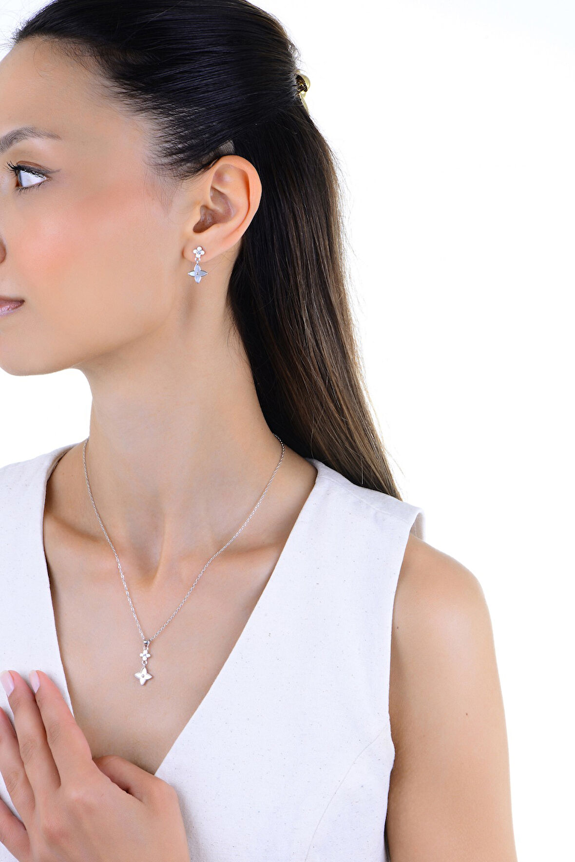 Gümüş rodyumlu sedef ve zirkon taşlı çiftli sallantılı yonca kolye ve küpe seti SGTL13018RODAJ