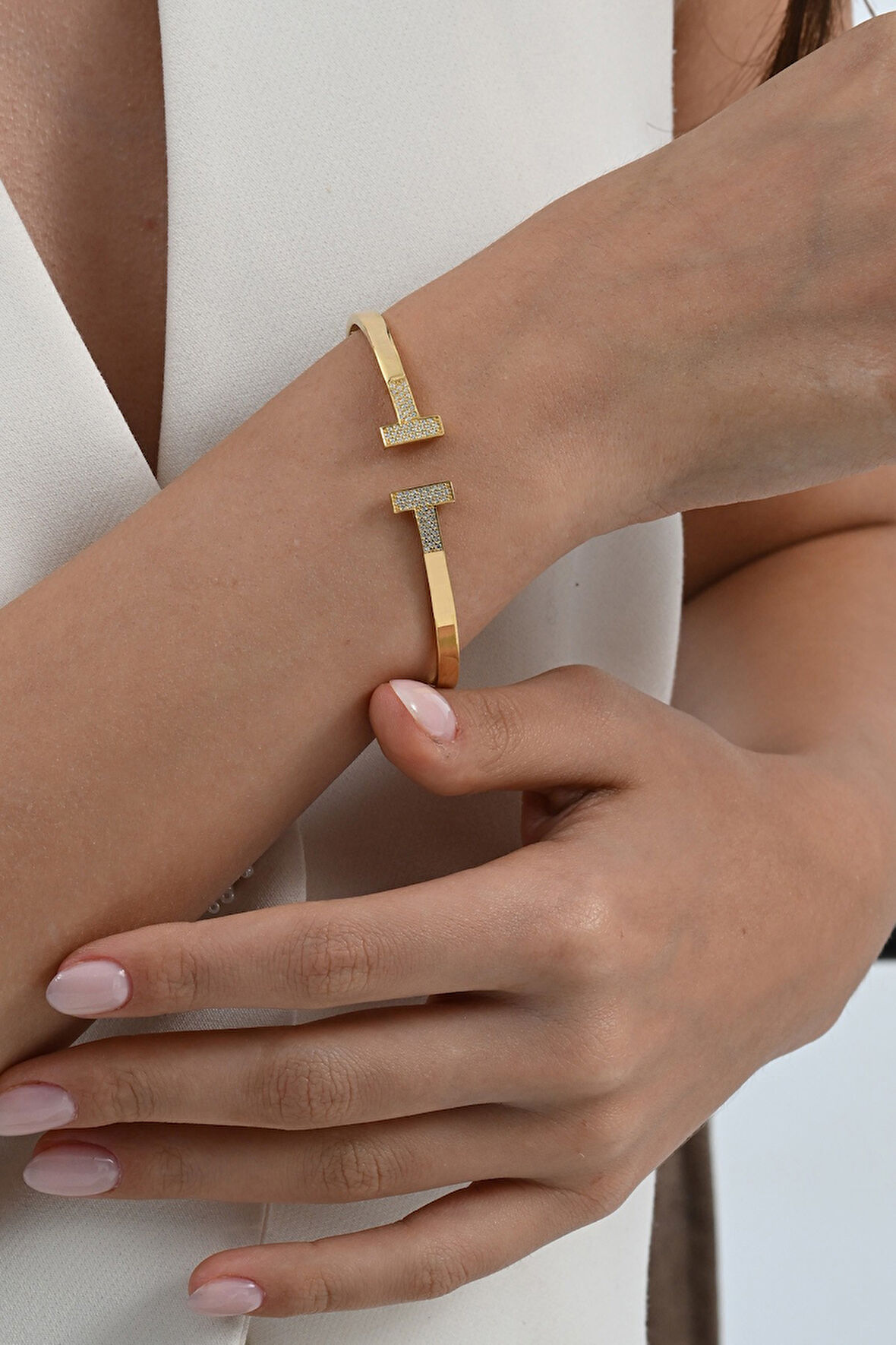 925 ayar gümüş altın yaldızlı zirkon taşlı T model bilezik SGTL13045GOLD