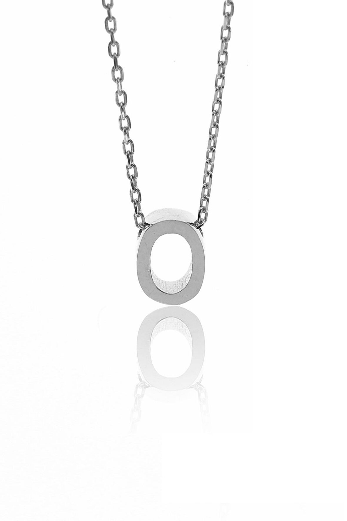 Gümüş üç boyutlu O harfi kolye